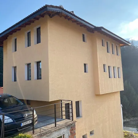 Escape House * Stoykite