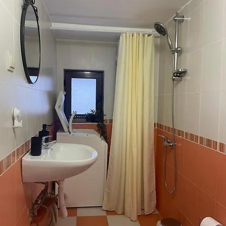 Escape House * Stoykite